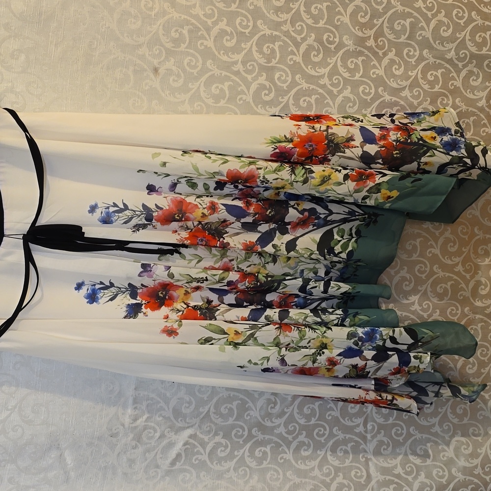 SLNY Black and White Floral Midi Dress - Picture 2 of 9